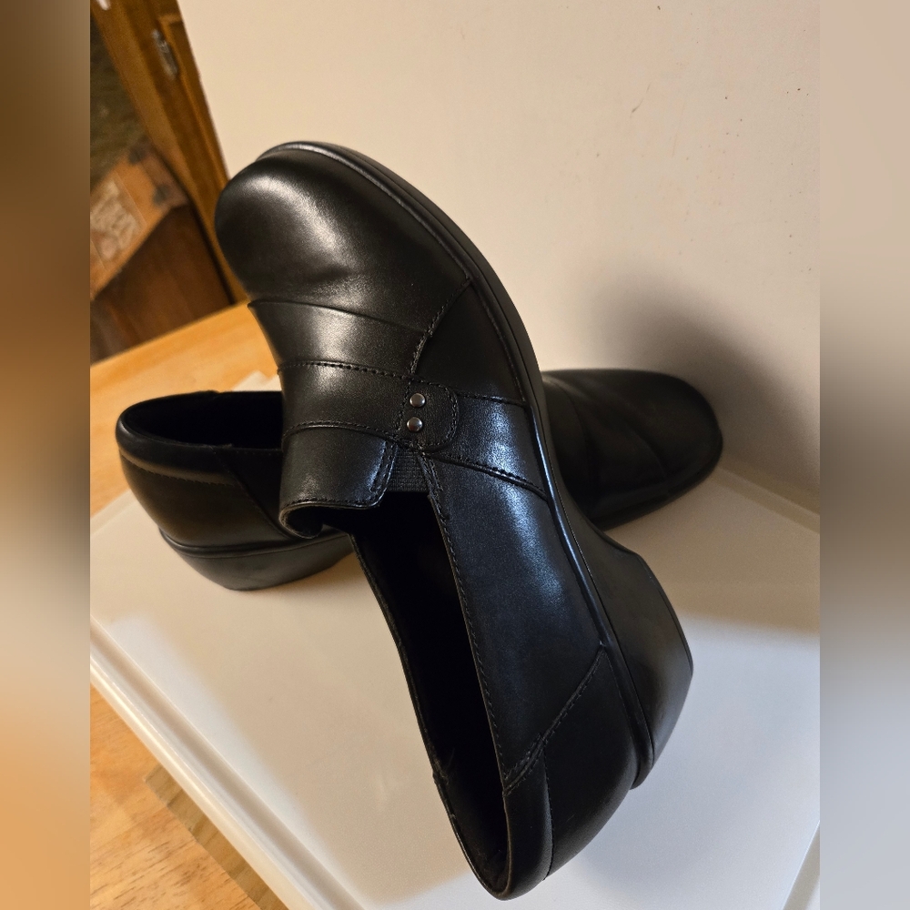 Clarks : Women's Black Leather Slip-On Shoes - Picture 2 of 6